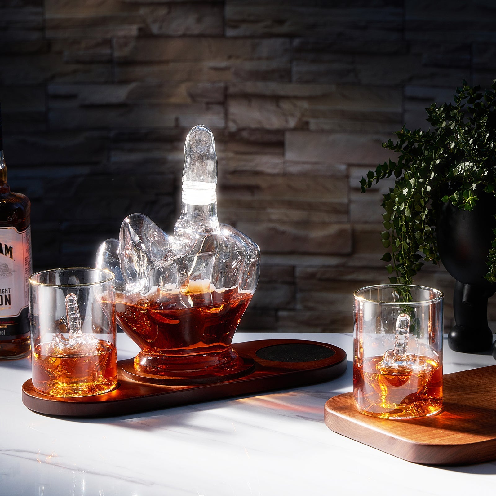 Middle Finger Decanter Novelty Whiskey Wine Decanter Set Mahogany Wood Funny Gift Fo-3