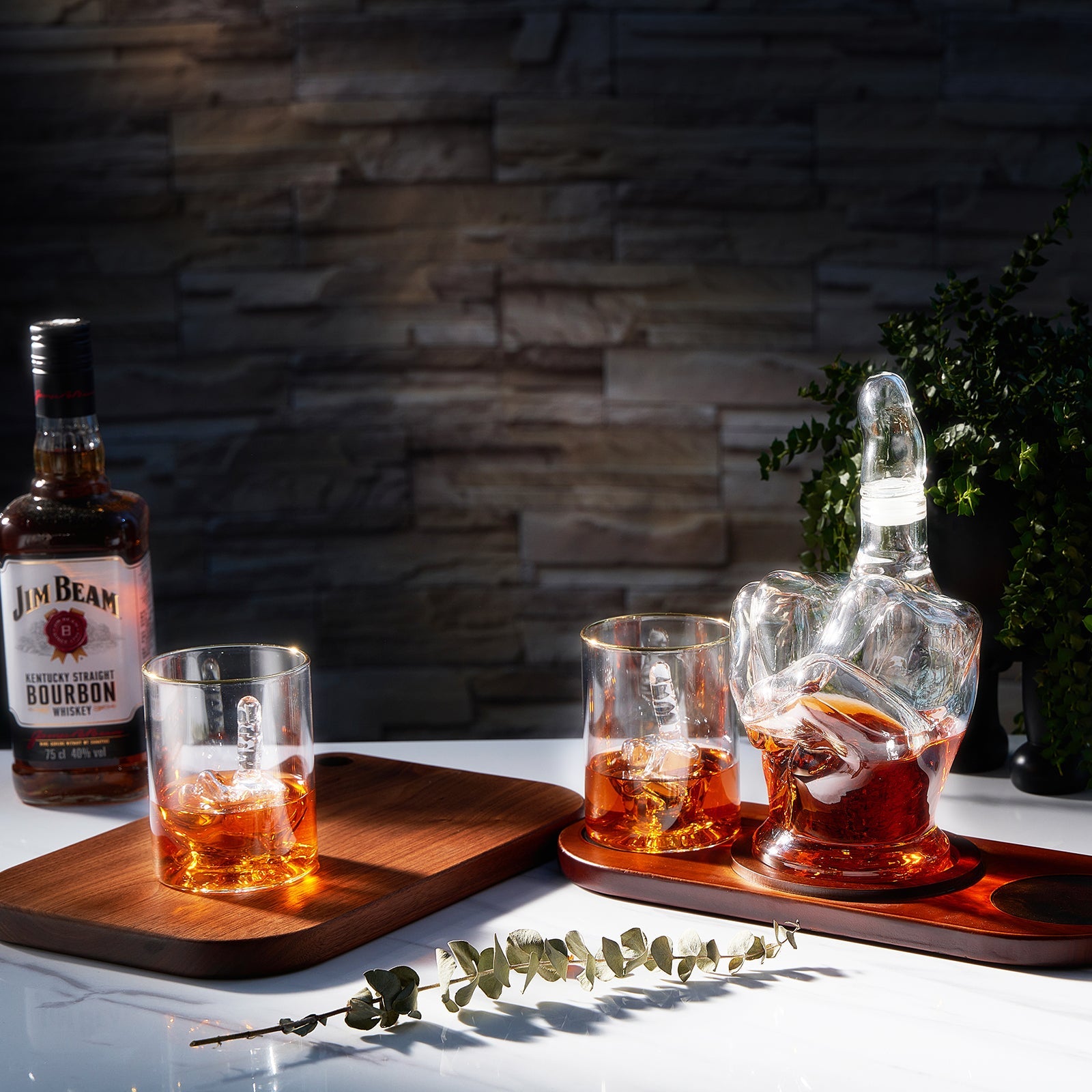 Middle Finger Decanter Novelty Whiskey Wine Decanter Set Mahogany Wood Funny Gift Fo-2